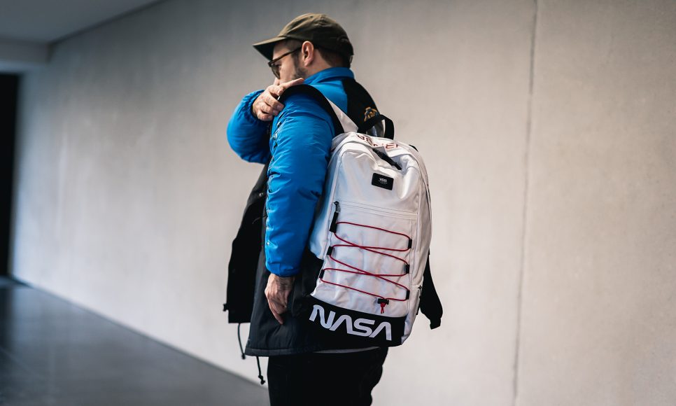 vans-VN0A3HM3XH91-x-nasa-space-snag-plus-backpack-1