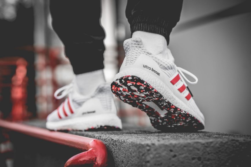 adidas-ultraboost-grau-rot-db3199-mood-3