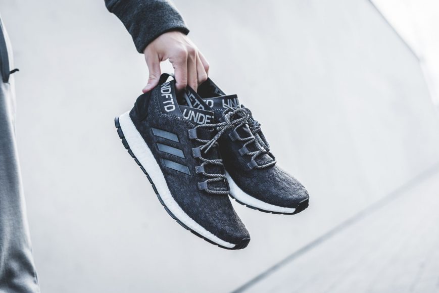 adidas-x-undftd-pureboost-rbl-schwarz-weiss-bc0473-mood-1