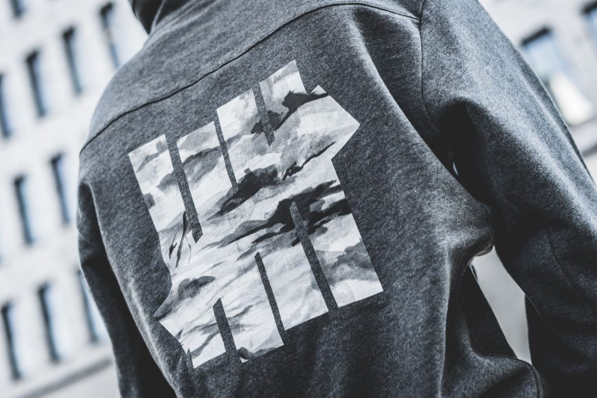 adidas-x-undftd-tec-hoodie-dunkelgrau-dn8783-mood-1