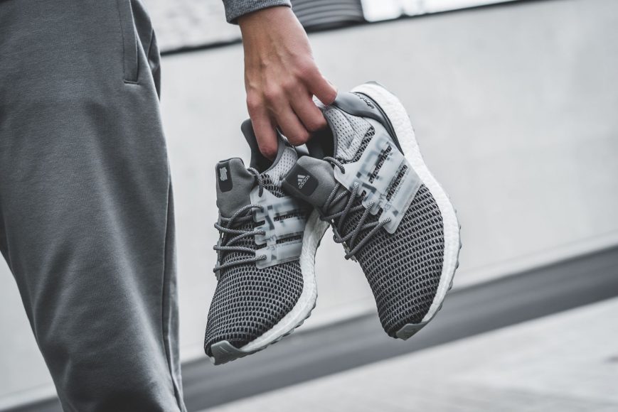 adidas-x-undftd-ultraboost-grau-schwarz-cg7148-mood-1