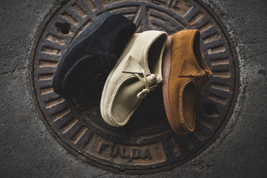 clarks-PACK-26133278-26133280-26133279-wallabee-black-suede-2