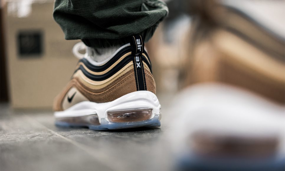 nike-921826-201-air-max-97-shipping-box-4