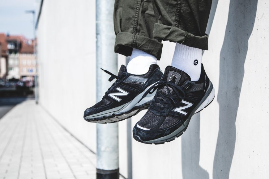 New-Balance-721801-60-8-M990BK5-1
