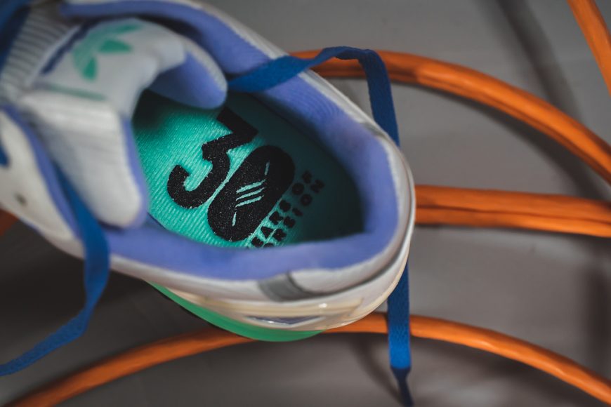 adidas-FU8404-ZX-7000-9