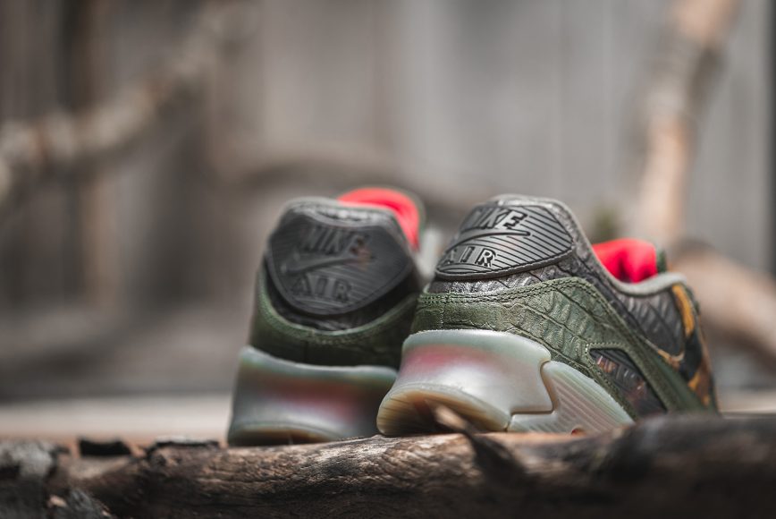 nike-CU0675-300-air-max-90-go-nuts-4
