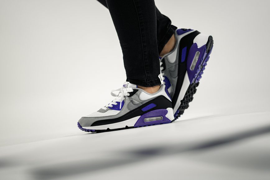 Nike-WOMAN-CD0881-104-Air-Max-90-Hyper-grape-1