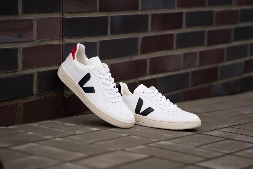 Veja V-10 Leather 