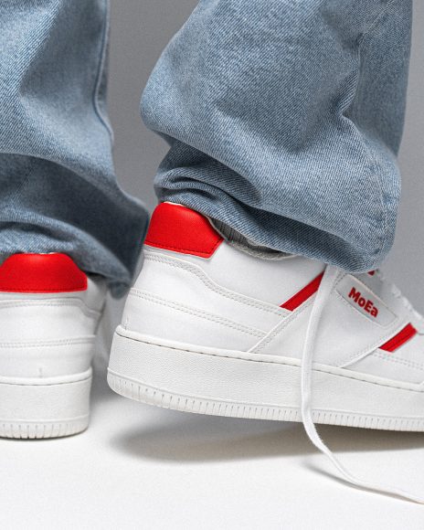 MoEa-MOEA-BASGN1-02-Apple-White-and-Red-3n