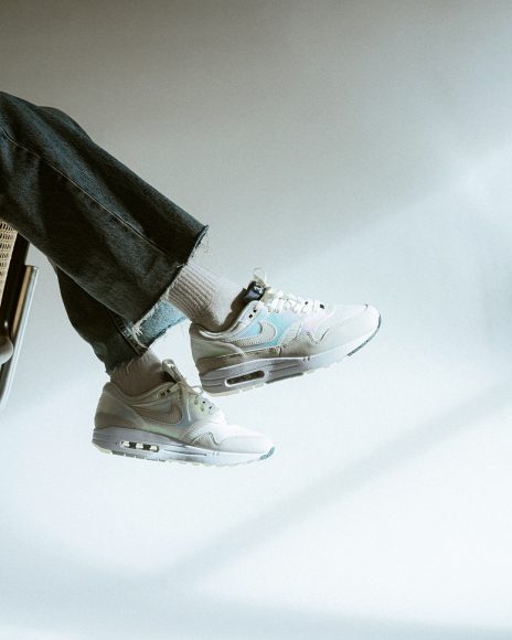 Nike-DQ9326-100-Feed-02
