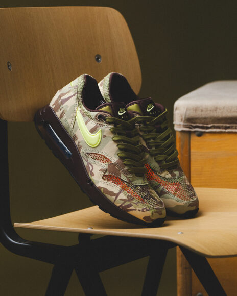 Nike-FN8358-200-AirMAX-1-OG