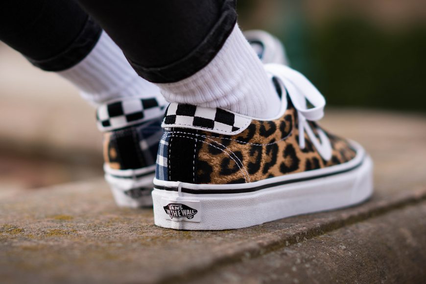 Vans-WOMEN-VN0A4BU6XW11-Sport-Sandy-Liang-4