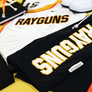 Dri-FIT Rayguns Premium Basketball Shorts (schwarz)