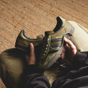 Gazelle Indoor (focus olive / core black / gum 5)