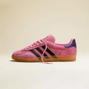 Gazelle Indoor W (pink / core black / collegiate purple)
