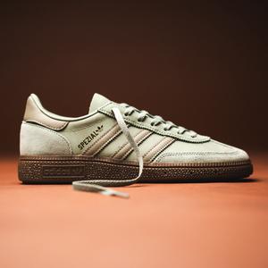 Handball Spezial W (green / gum)