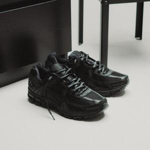 Zoom Vomero 5 (black)