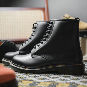1460 (black smooth)