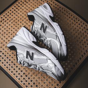 U740NW2 (white / silver metallic / black)