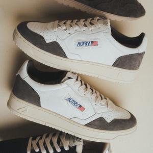 Medalist Low (goat / suede white / morel)