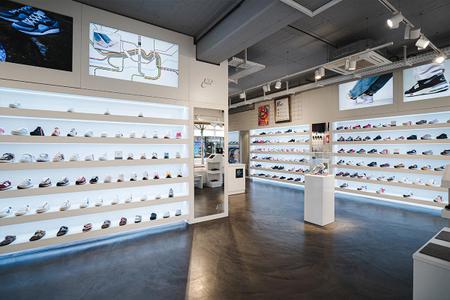 43einhalb store ffm