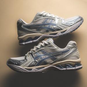 GEL-KAYANO 14 (white / light navy)
