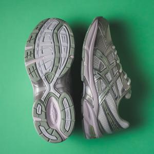 GEL-1130 (white / sage frost)