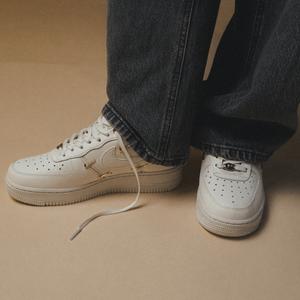 WMNS Air Force 1 07 LX (sail / sail / metallic gold)