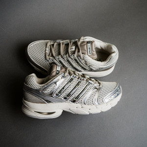 Adistar Control 5 W (off white / silver metallic / sesame)