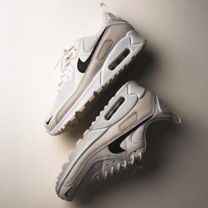 Air Max 90 (white / black / lt orewood brn / phantom)