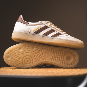 Handball Spezial (cloud white / brown / off white)