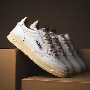 Medalist Low (lea / lealogo wht / wht)