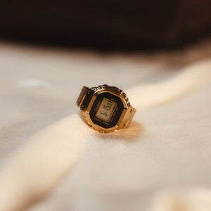 CRW-001G-9ER Ring Uhr (gold)