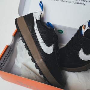 WMNS General Purpose Shoe (black / white / team royal / team orange)
