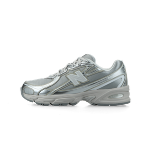 New Balance U7405I7 (metallic silver)
